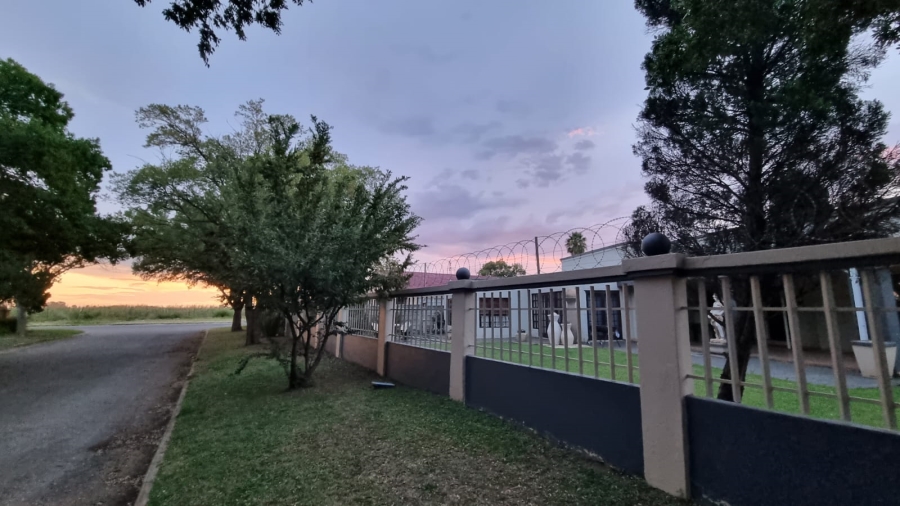 3 Bedroom Property for Sale in Potchefstroom South North West